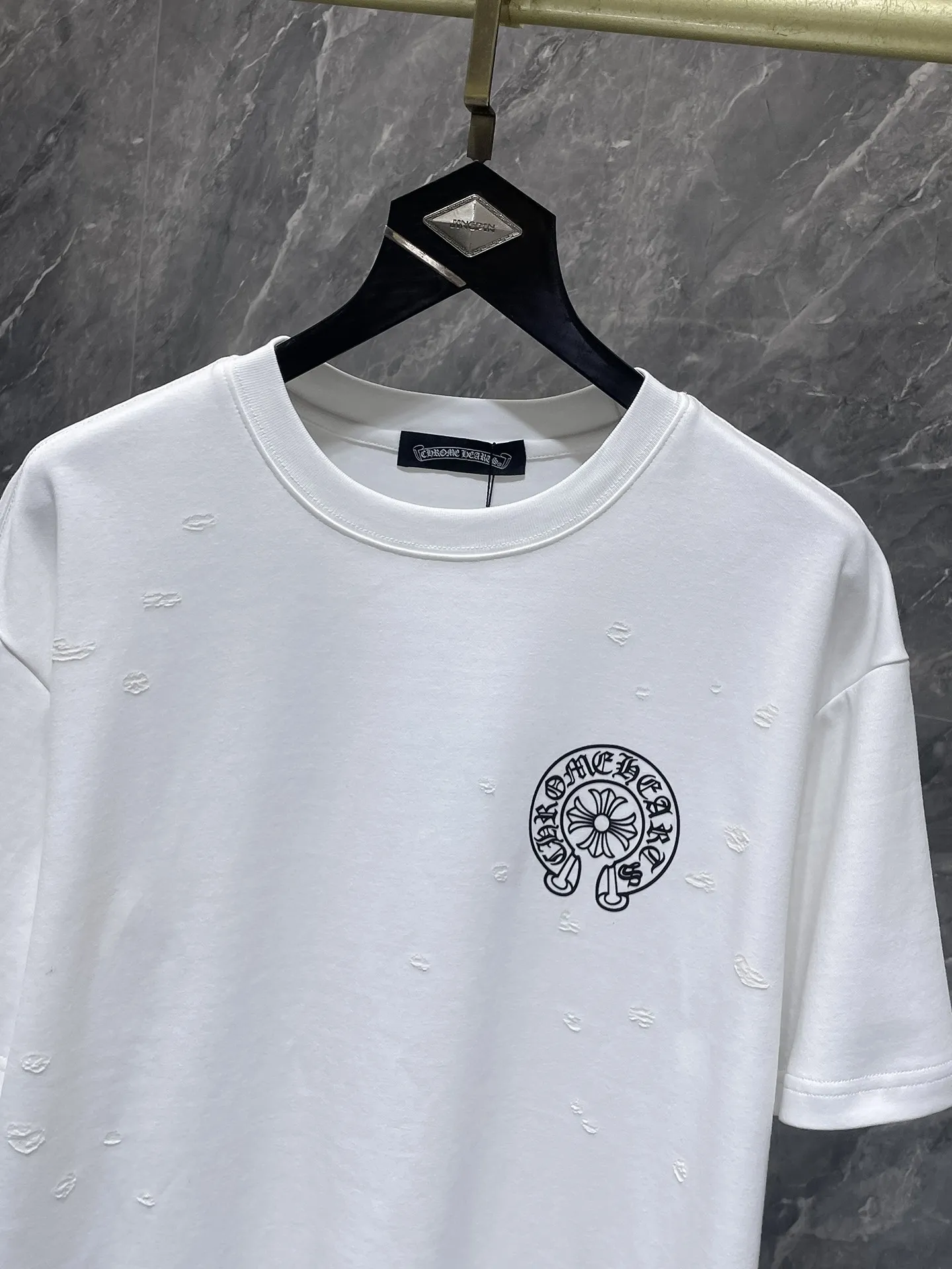 P186 New Chrome Hearts 25ss in summer, washed style, high gram weight, environmentally friendly high-quality top fabric, 280g Chrome Horseshoe Contrast Color Special Laser Engraving Film Short Sleeves, Heavy Industry Special Crafts Patch Embroidery, Counter Synchronization, Re-engraved Version 1:1 Recommended Color: Black White Code Number: S, M, L, XL
